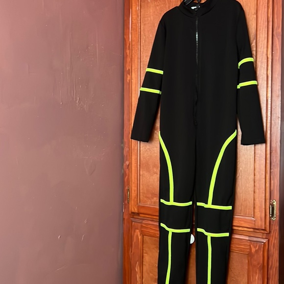 Fashion nova kids mini top level jumpsuit black /green - Picture 2 of 4